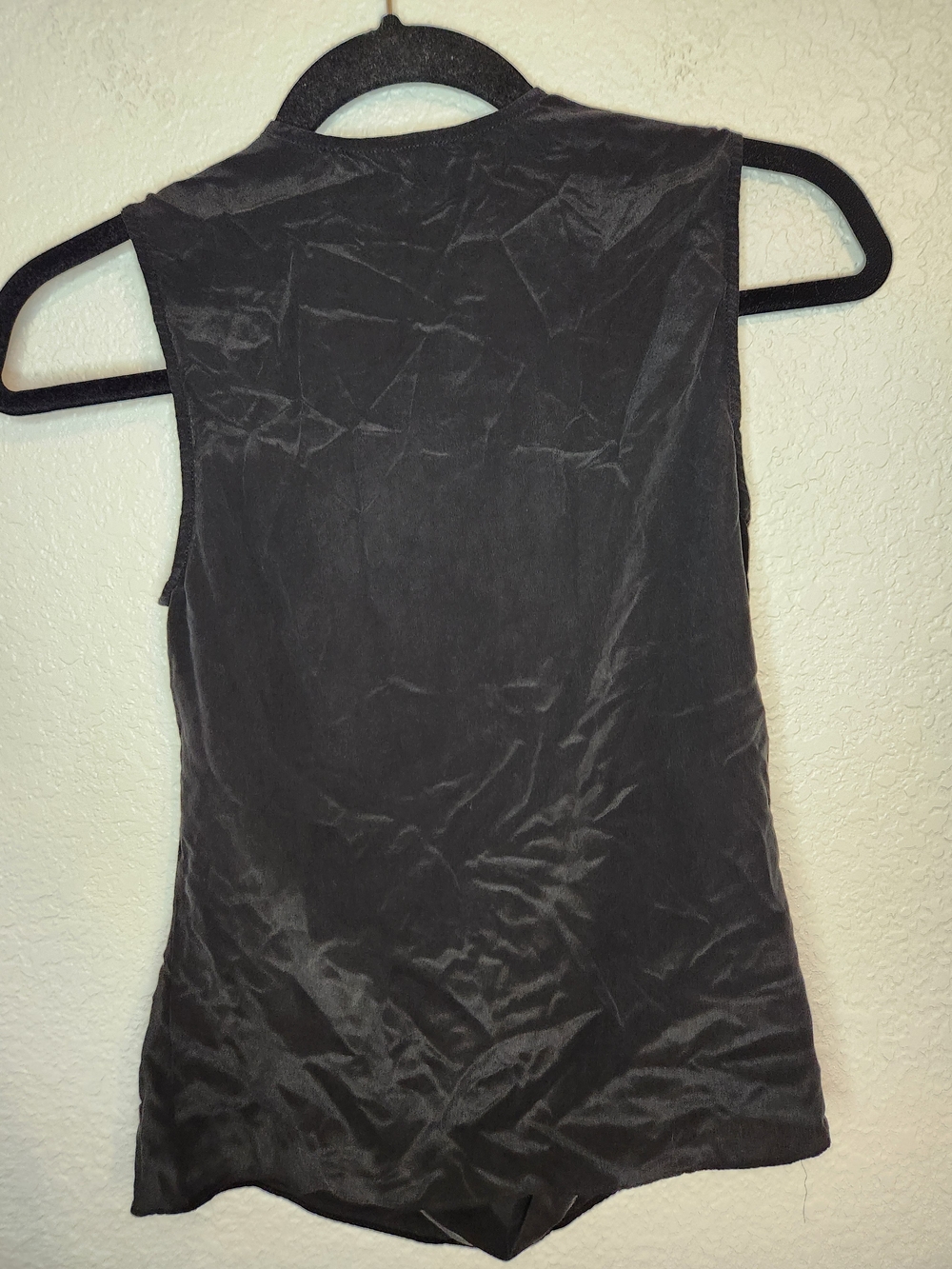 Cut25 size 0 sleeveless top with a draped cowl neckline 100% Silk style 131933 - Picture 8 of 11